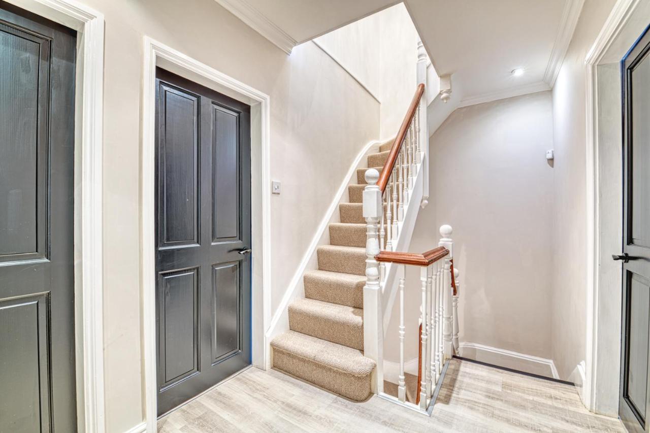Luxury Georgian Townhouse With Cinema And Parking Villa Честър Екстериор снимка